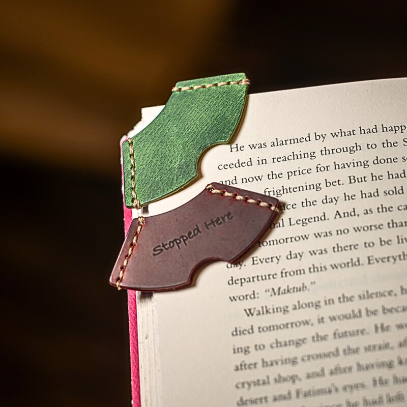 Personalized initial Leather Corner Bookmark, Custom Quote Bookmark, Creative Bookmark, Genuine Leather Bookmark, Gifts for Book Lovers